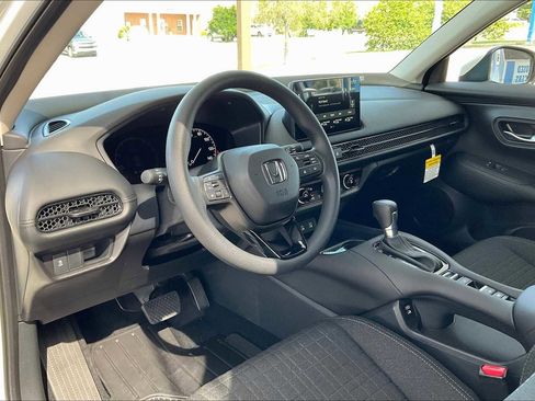 New 2026 Honda HR-V LX image 8