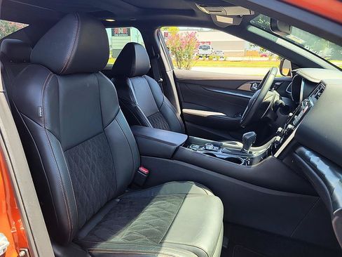 Used 2020 Nissan Maxima SR w/ Sport Mat Group FWD image 11