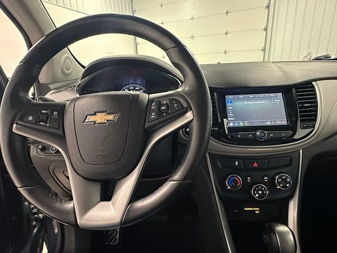 Used 2019 Chevrolet Trax LT w/ LT Convenience Package AWD/4WD image 33