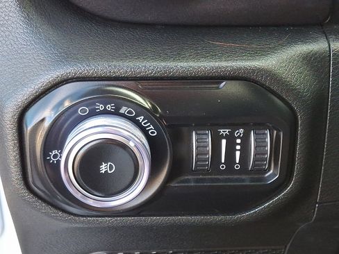 Used 2020 Jeep Wrangler Unlimited Sport image 22