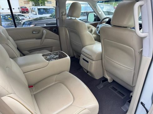 Used 2017 INFINITI QX80 2WD w/ Driver Assistance Package image 29