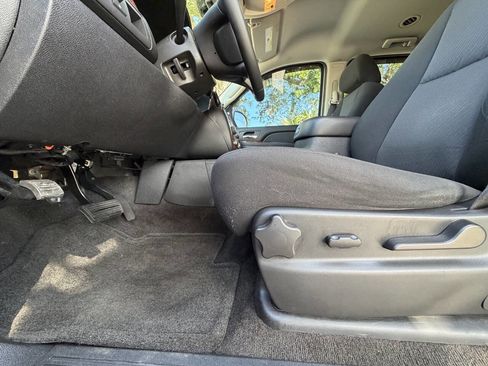 Used 2012 Chevrolet Suburban LS image 11