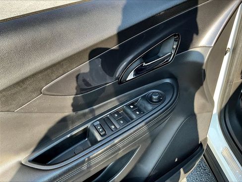 Used 2019 Buick Encore Preferred FWD image 17