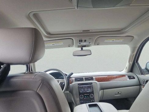 Used 2011 GMC Yukon SLT w/ Regional Value Package image 9