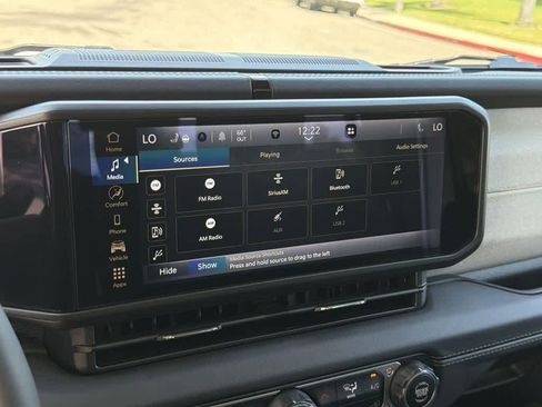 Used 2025 Jeep Wrangler Sahara AWD/4WD image 19