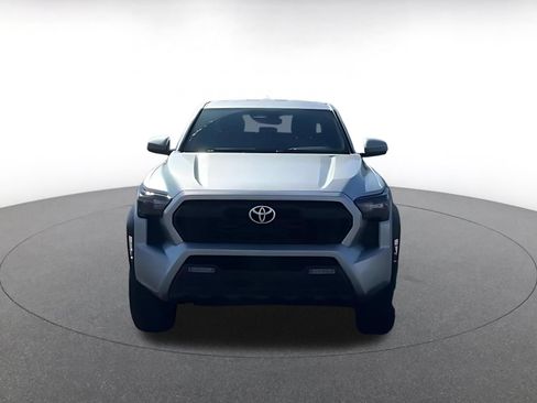 Used 2025 Toyota Tacoma TRD Off-Road AWD/4WD image 4