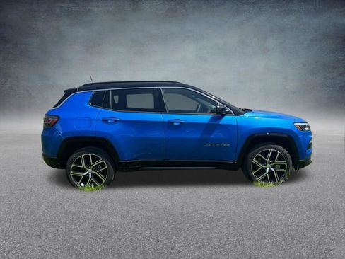 Used 2024 Jeep Compass Limited w/ Elite Group AWD/4WD image 9