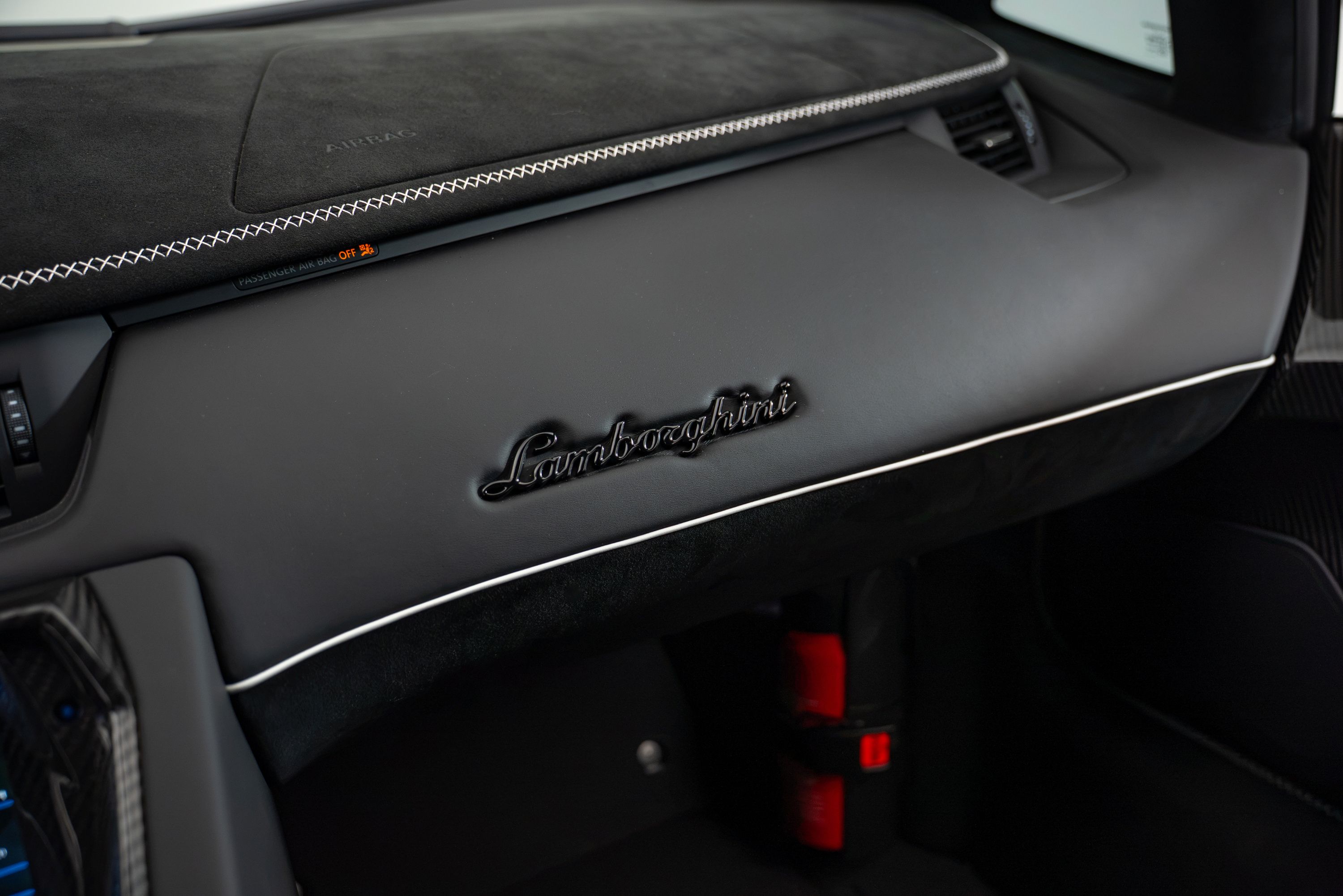 Used 2020 Lamborghini Aventador SVJ AWD/4WD image 17
