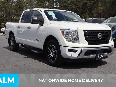 Used 2021 Nissan Titan SV w/ SV Convenience Package image 5