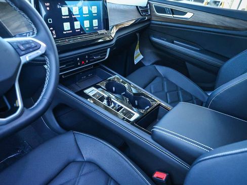 New 2026 Volkswagen Atlas SE image 32