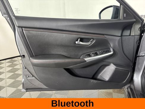 Used 2025 Nissan Sentra SR FWD image 10