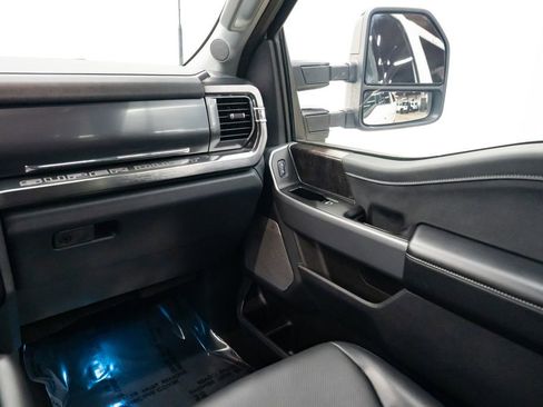 Used 2024 Ford F350 Lariat w/ FX4 Off-Road Package image 10
