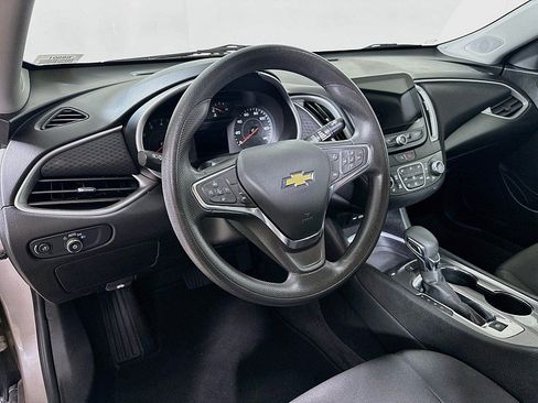 Used 2025 Chevrolet Malibu LT FWD image 9