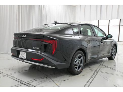 New 2025 Kia K4 image 7