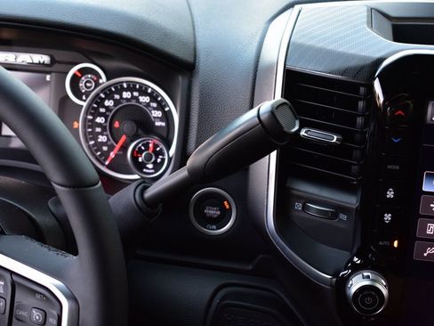 New 2026 RAM 2500 Big Horn AWD/4WD image 44
