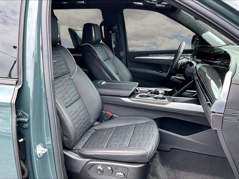 Used 2026 Cadillac Escalade V w/ LPO, Floor Liner Package AWD/4WD image 30