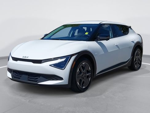 New 2025 Kia EV6 Light w/ Light LR Technology Package image 1