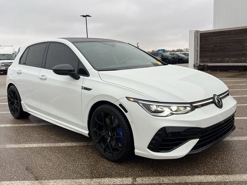 Used 2023 Volkswagen Golf R image 9