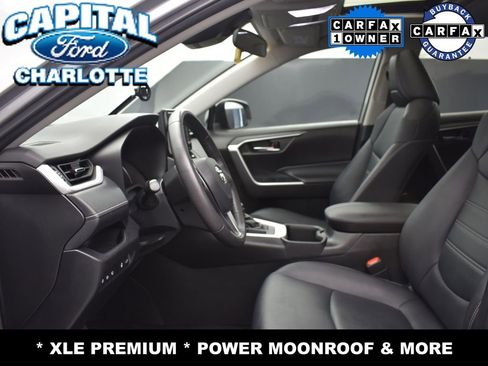 Used 2022 Toyota RAV4 XLE Premium image 9