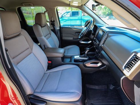 Used 2022 Nissan Frontier SV image 40