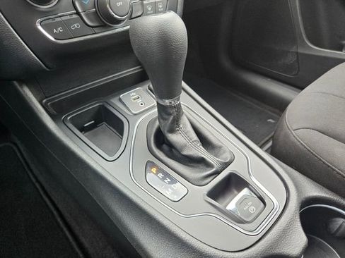 Used 2019 Jeep Cherokee Latitude w/ Popular Appearance Group FWD image 26
