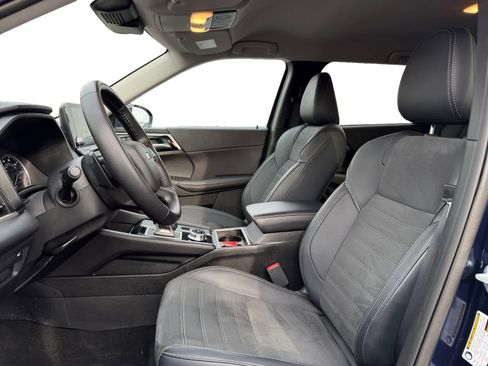 Used 2024 Mitsubishi Outlander SE image 10