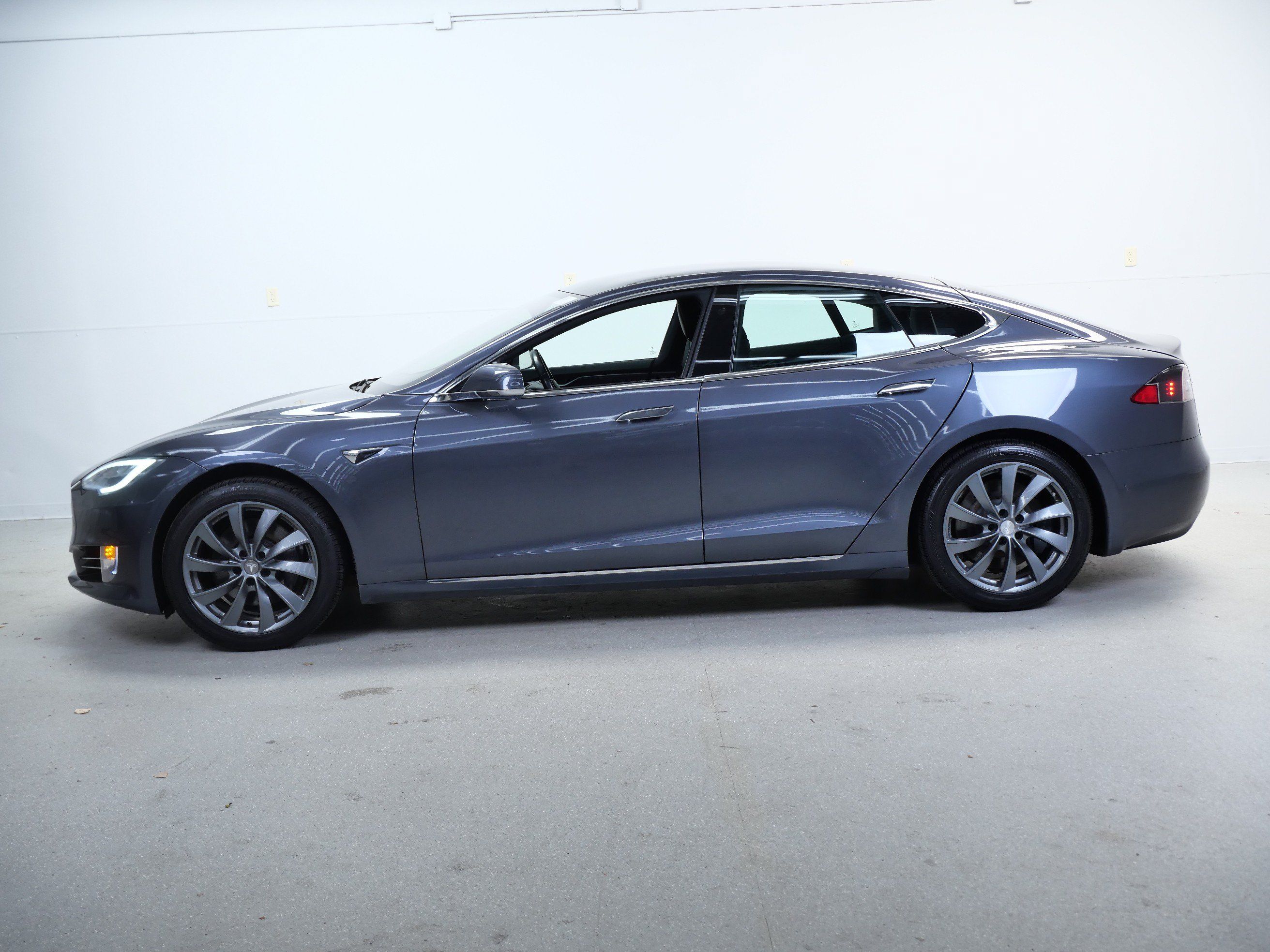 Used 2021 Tesla Model S Long Range Plus AWD/4WD image 10