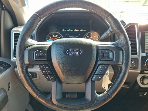 Used 2015 Ford F150 XLT w/ Equipment Group 302A Luxury AWD/4WD image 18