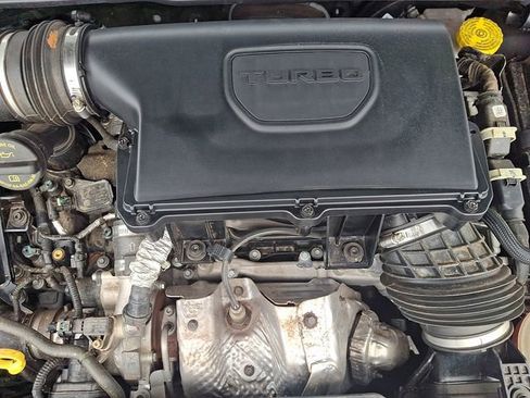 Used 2023 Jeep Compass Latitude image 27