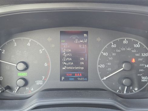 Used 2025 Toyota Corolla SE image 20