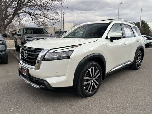 Certified 2024 Nissan Pathfinder Platinum w/ Cargo Package image 6