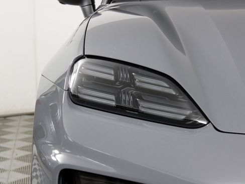 Certified 2025 Porsche Macan 4S Electric image 11