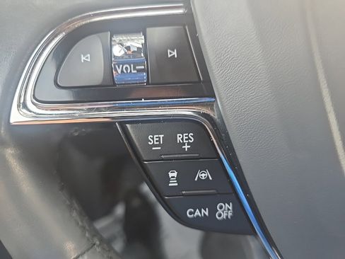 Used 2022 Lincoln Nautilus Reserve w/ Equipment Group 202A image 10