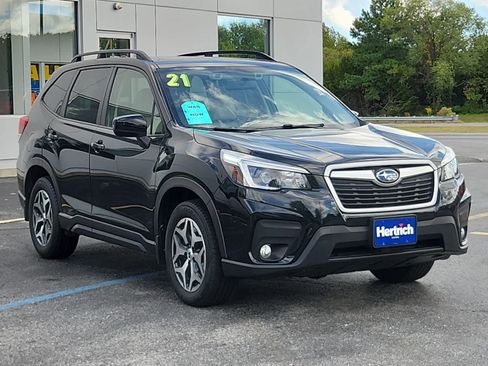 Used 2021 Subaru Forester Premium image 2