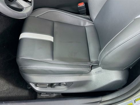 Used 2025 Toyota Camry SE image 20