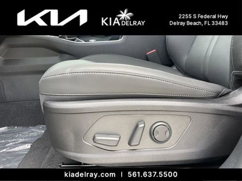 New 2026 Kia Sorento S w/ S Panoramic Sunroof Package FWD image 18