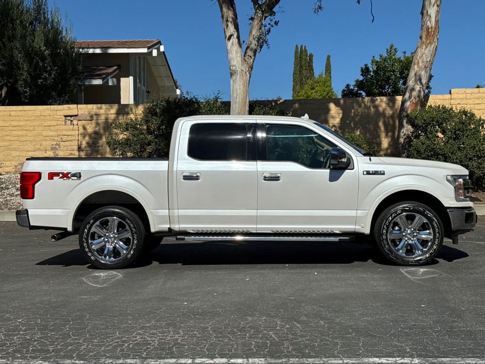 Used 2018 Ford F150 Lariat w/ Equipment Group 502A Luxury AWD/4WD image 8