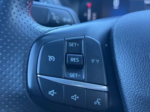 Used 2023 Ford Escape ST-Line FWD image 14