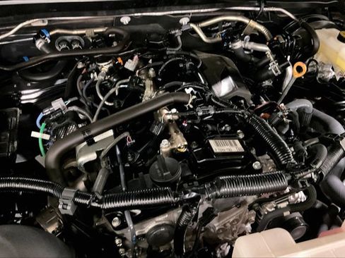 Certified 2025 Toyota Tacoma TRD Sport AWD/4WD image 32