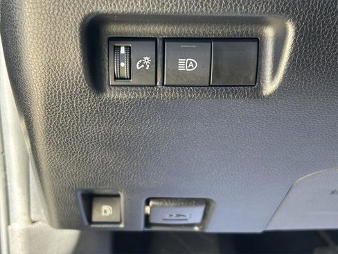 Certified 2022 Toyota RAV4 SE image 21