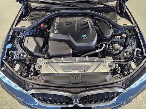 Used 2025 BMW 330i xDrive Sedan w/ Convenience Package image 9