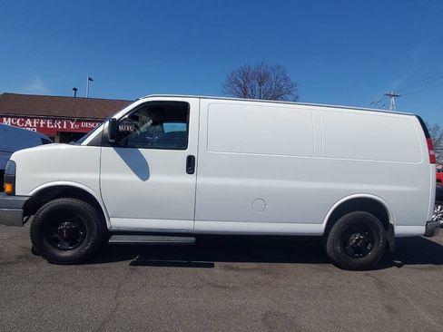 Used 2015 GMC Savana 2500 image 2