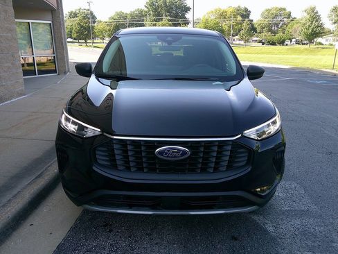 Used 2023 Ford Escape Active w/ Tech Pack #1 AWD/4WD image 3