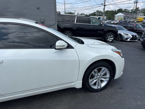 Used 2013 Nissan Altima 2.5 S w/ Premium Pkg image 10