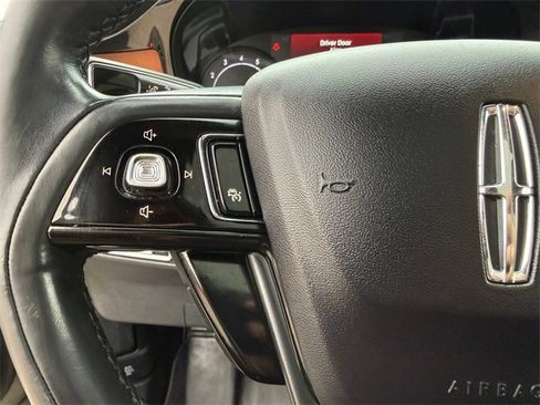 Used 2020 Lincoln Corsair Reserve w/ Equipment Group 201A image 17