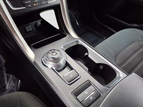 Used 2019 Ford Fusion SE image 21