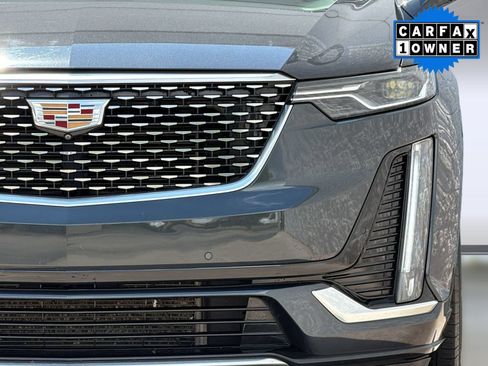 Used 2022 Cadillac XT6 Premium Luxury w/ Technology Package FWD image 12