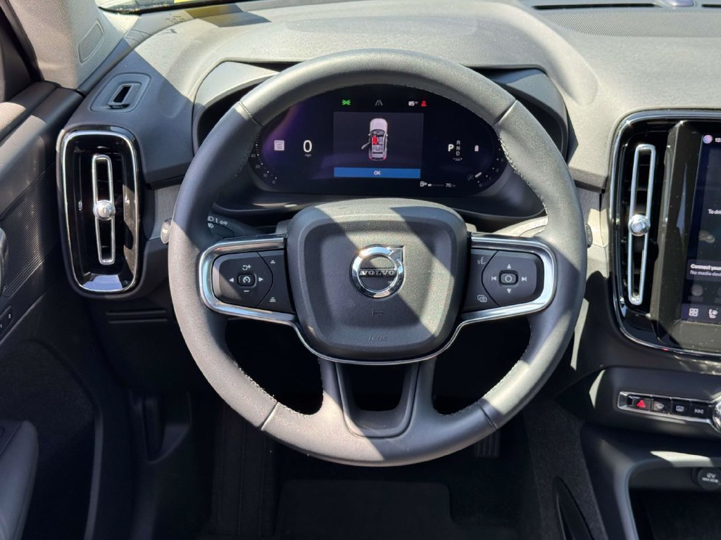 Certified 2023 Volvo XC40 B5 Plus w/ Driver Assist Package AWD/4WD image 12