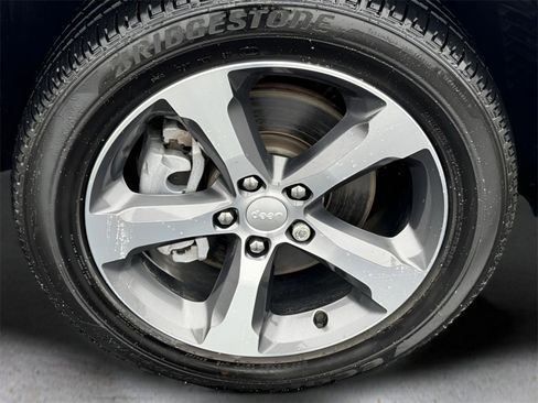 Certified 2023 Jeep Grand Cherokee L Limited w/ Trailer Tow Group (B) image 28