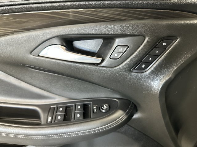 Used 2020 Buick Envision Essence FWD image 19